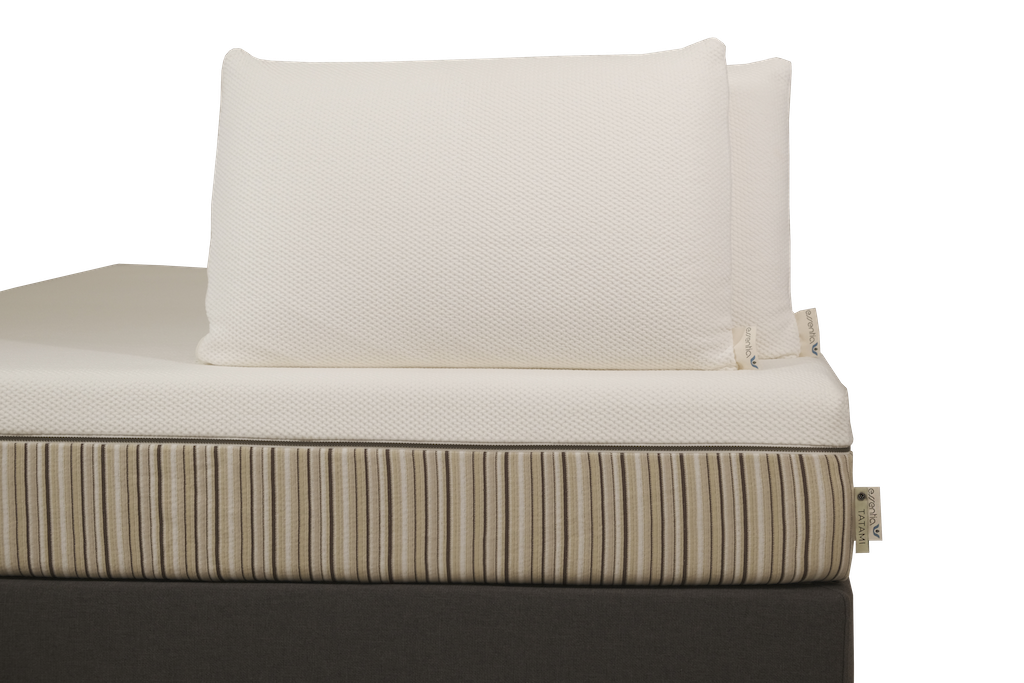 2 Essentia Latex Cloud Pillows on a Tatami organic mattress